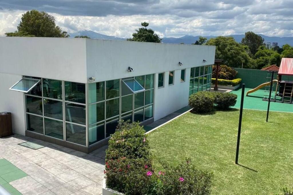 2 Rooms, 1 King Size bed, 64 Smart HDTV Guatemala-Stad Buitenkant foto